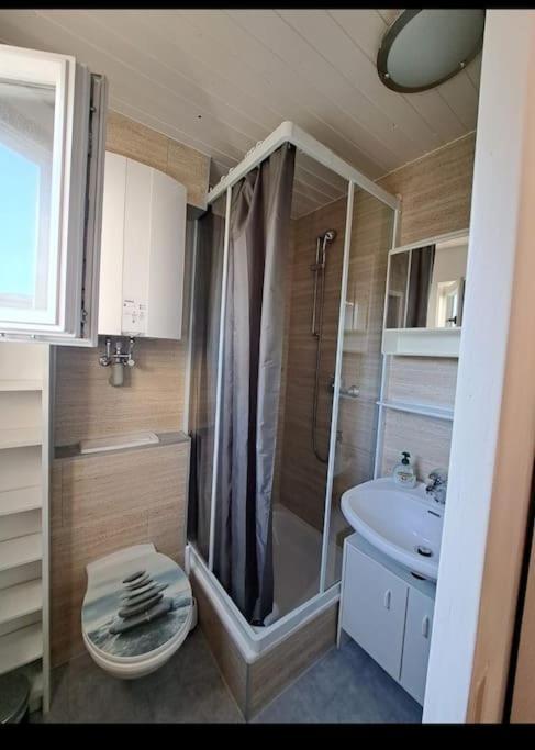 Small Studio For Two - Ferienwohnung Fuer Zwei บาดไรเฮนฮัล ภายนอก รูปภาพ